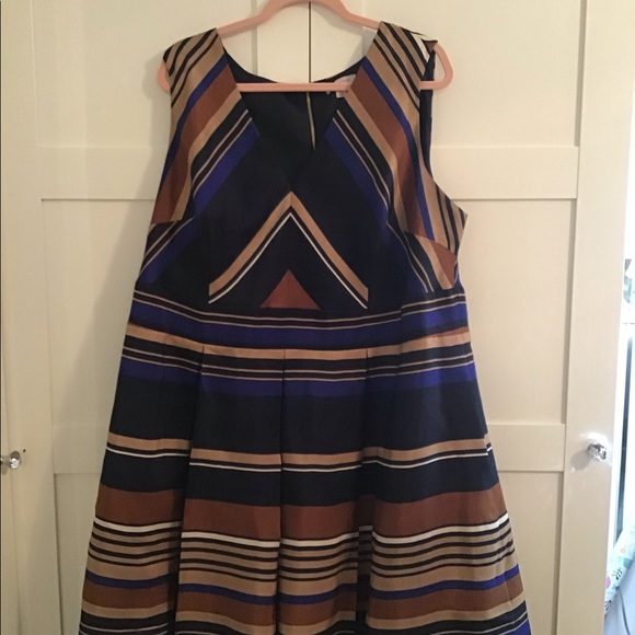 Dress Barn - Picture 2 of 9